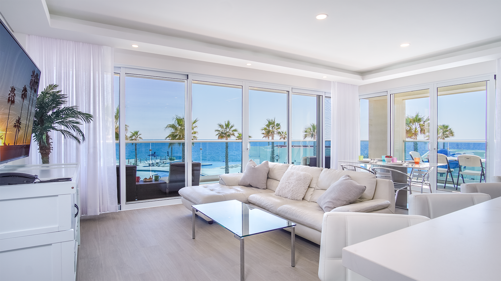 Breathtaking 2 bedroom condominium (E205)