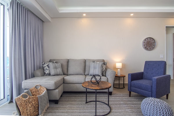 Cozy beach front getaway Encantame Towers E304