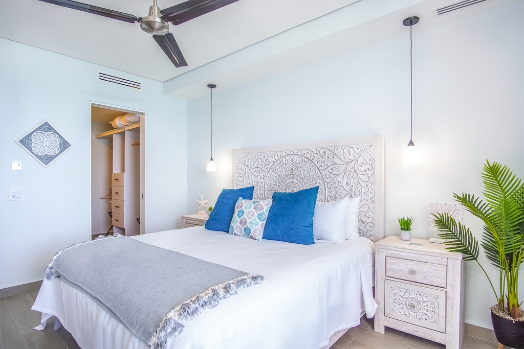 Relax in this modern ocean front condo Encantame E1404