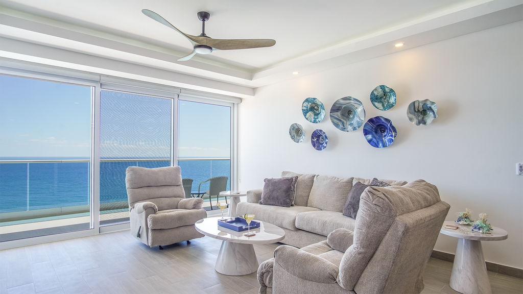 Perfect family 2 bedroom condo E1804 Encantame