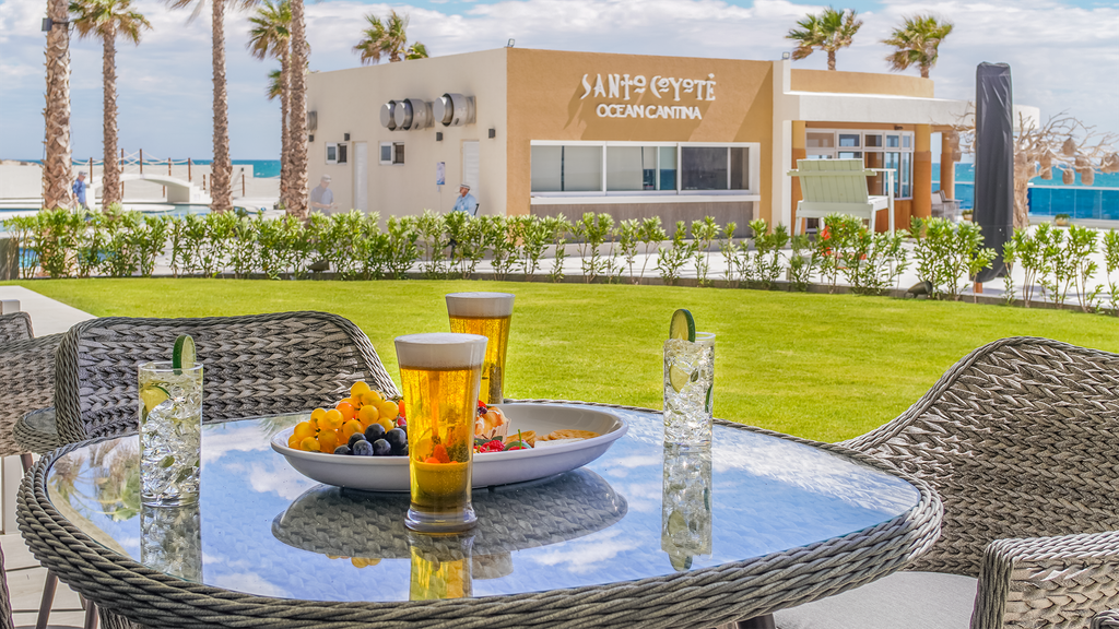Attractive 2 bedroom condo Encantame Towers Velero 105