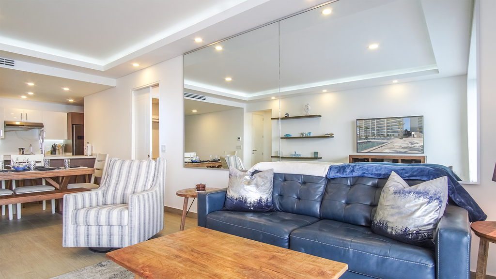 Splendid Waterfront 2 bedroom Velero 1804 Encantame Towers