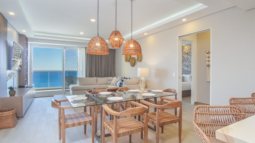 Panoramic And Immersive Water View 2 bedroom E2002