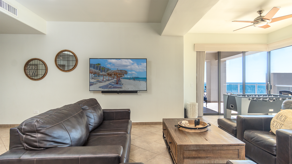 PENTHOUSE**Las Palomas 3 BR 3 BA Diamante 1006