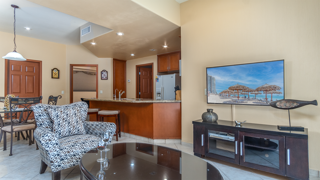 Topaz 402 1 BR 1BA condo @ Las Palomas