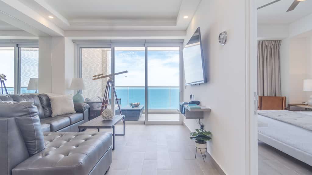 Amaizing condo by the beach Encantame W1203