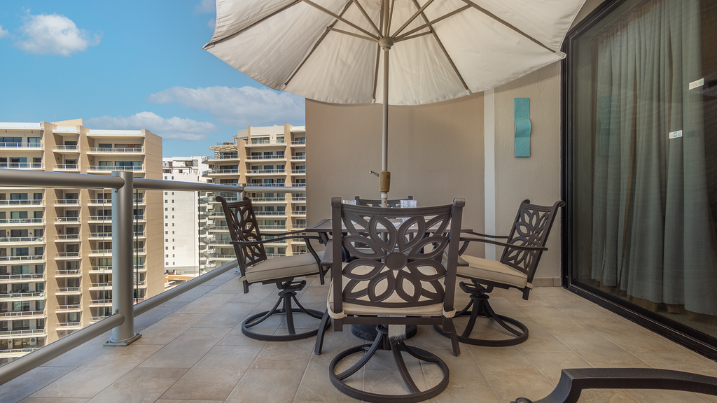 Las Palomas 2 BR 2 BA Coronado 1204