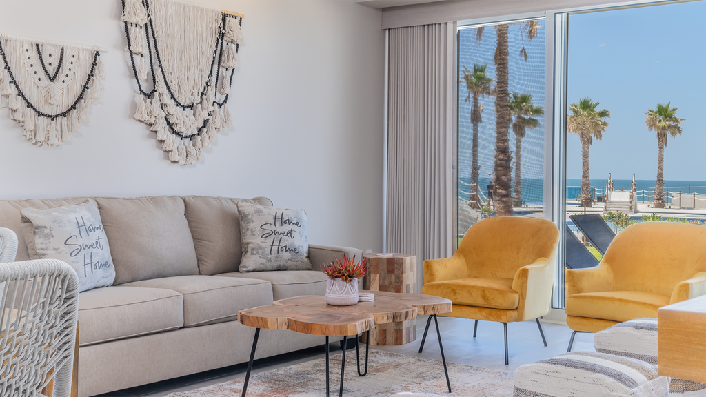 Luxurious 2 Bedroom Ground floor Condo W104