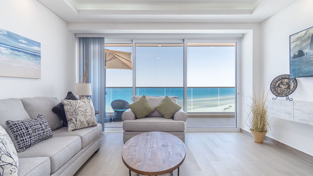 Beach Getaway 2 Bedroom Condo W802