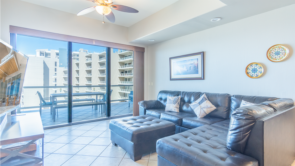 Las Palomas 3 BR 2 BA Topaz 801