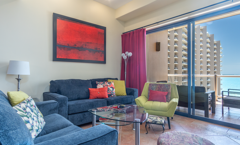 Las Palomas 1 BR 1BA Cortez 605