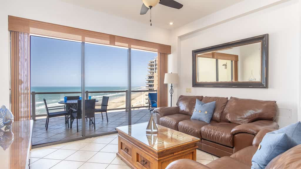 Las Palomas 2 BR 2 BA Diamante 707