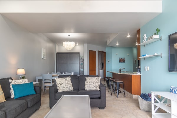 Las Palomas Phase II Coronado 605 Exceptional Oceanfront Unit.