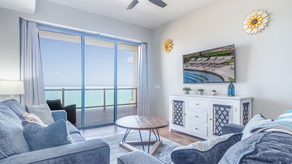 Las Palomas Phase I Cristal 1004 Exceptional Oceanfront 2BR 2BA Unit.