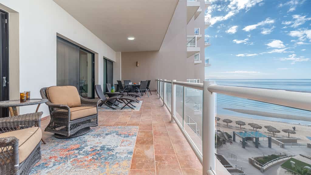 Las Palomas Phase II Coronado 503 Exceptional OceanFront 3BR 2BA Unit.