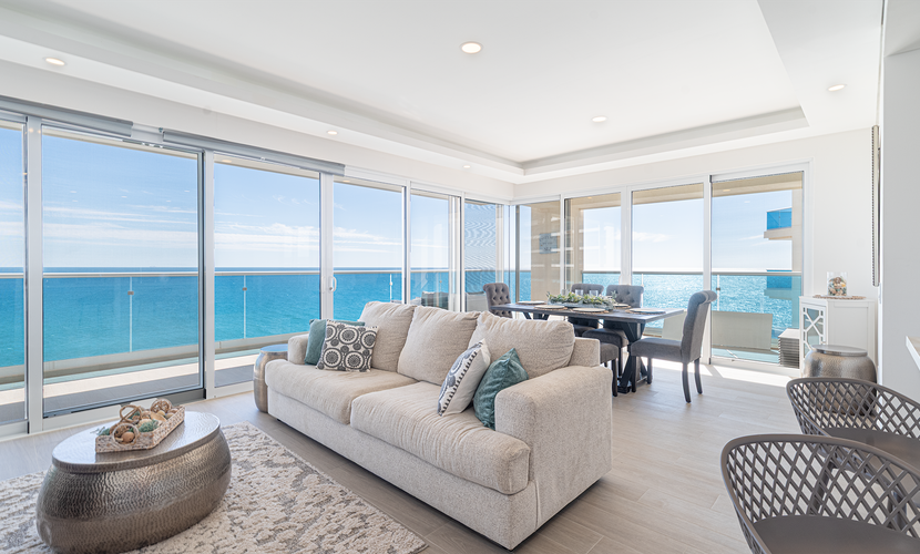 Delightful 2 bedroom condo Encantame Towers Verano 705