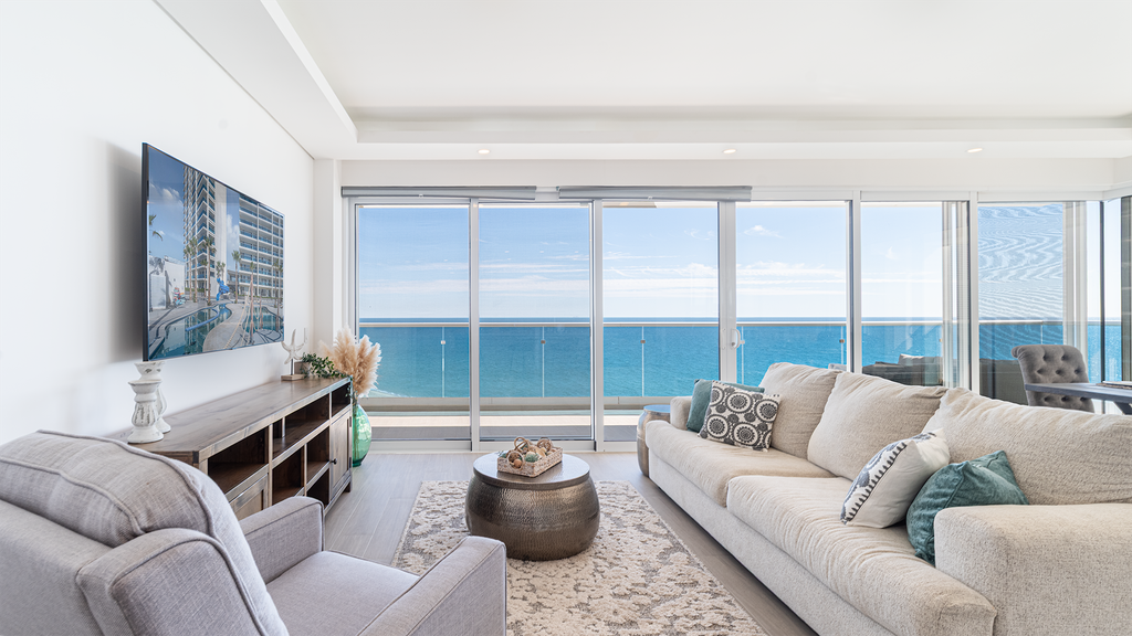 Delightful 2 bedroom condo Encantame Towers Verano 705