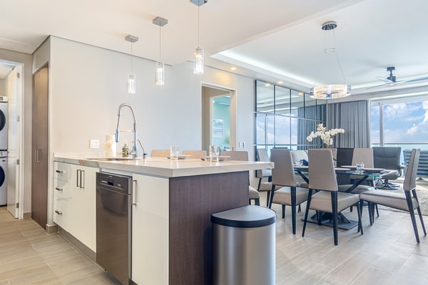 Amaizing condo by the beach Encantame W1704