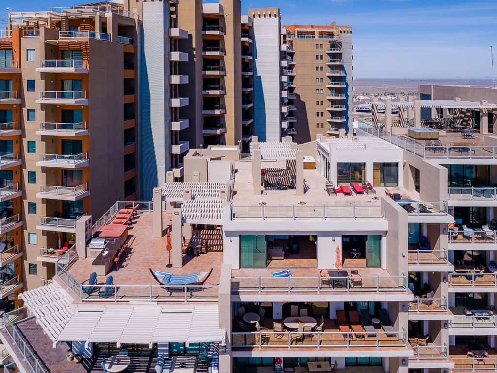 Stunning Oceanfront Penthouse Unit, 3 Bedrooms and 3 Bathrooms, Cristal 1006
