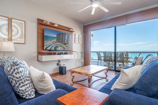 Coronado 901 2 BR 2 BA @ Las Palomas