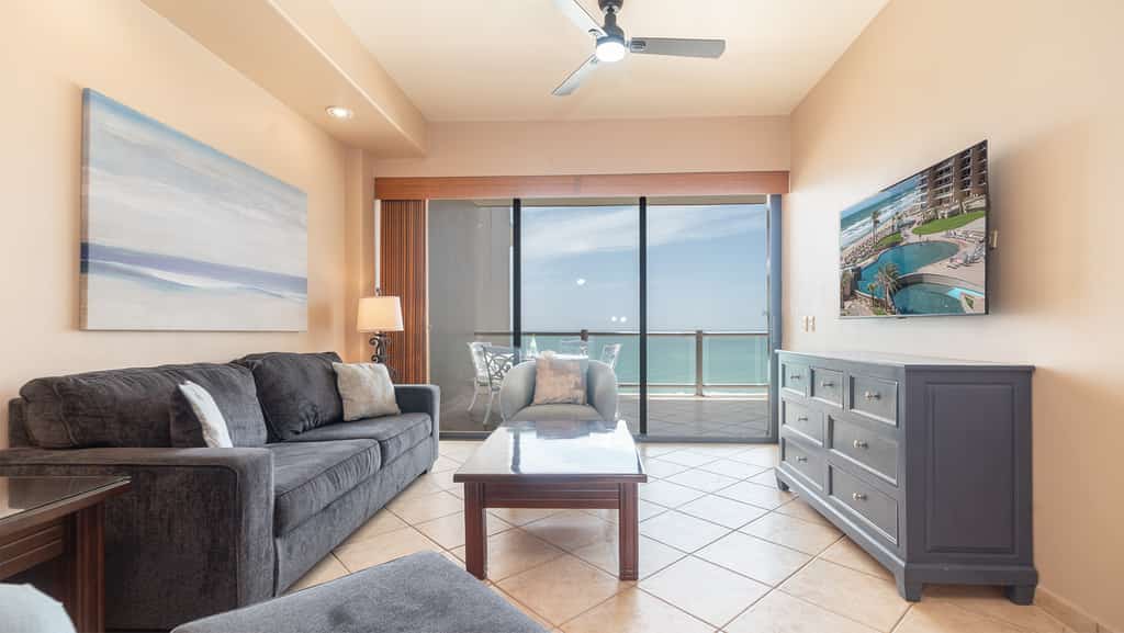 Las Palomas 2BR 2BA Diamante 704