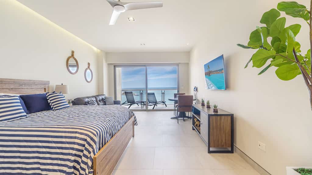 One 1407B Studio: Elegant Beachfront Getaway with Unmatched Views