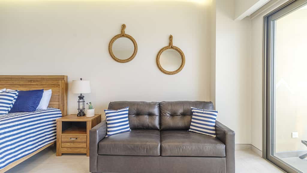 One 1407B Studio: Elegant Beachfront Getaway with Unmatched Views