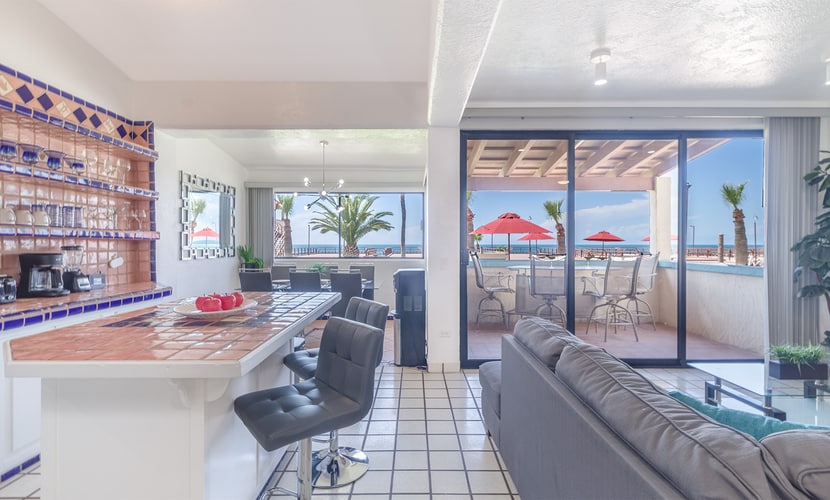 Las Gaviotas 436 Mid-century Ocean View Apartment