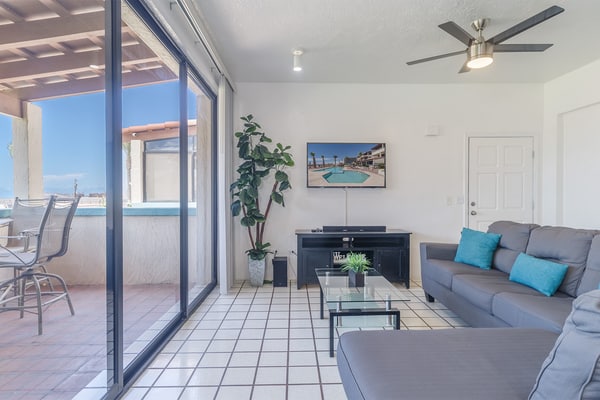 Las Gaviotas 436 Mid-century Ocean View Apartment
