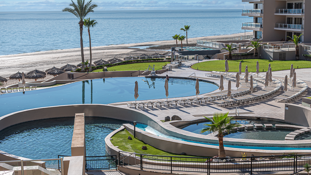 Las Palomas Phase I Diamante 302 Exceptional Oceanfront 2BR 2BA Unit.