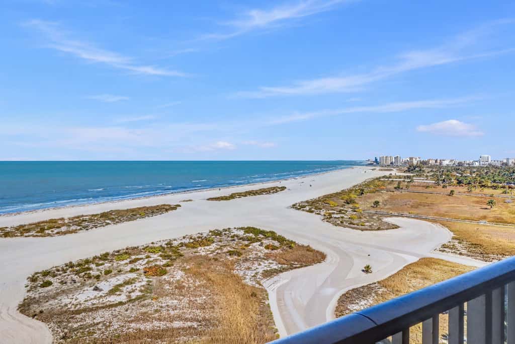 Waterfront Resort Gulf View | Pool & Beach Access