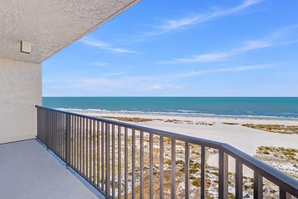 Waterfront Resort Gulf View | Pool & Beach Access