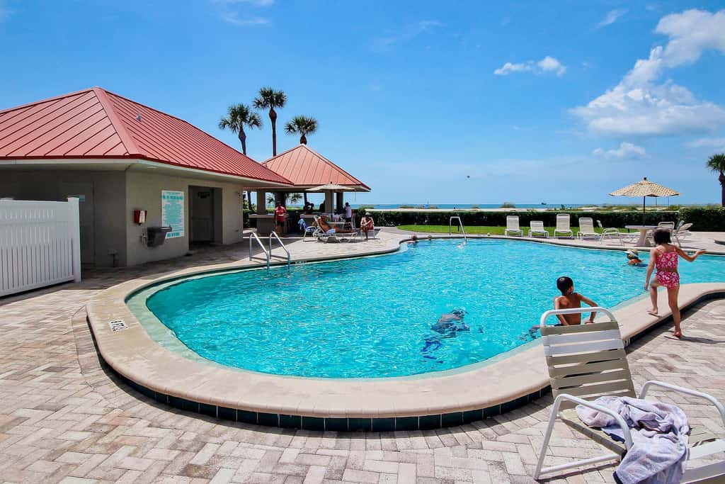 Waterfront Resort Gulf View | Pool & Beach Access