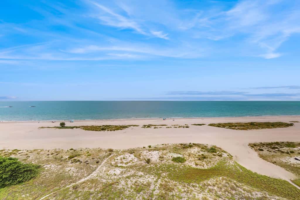 Waterfront Resort Gulf View | Pool & Beach Access
