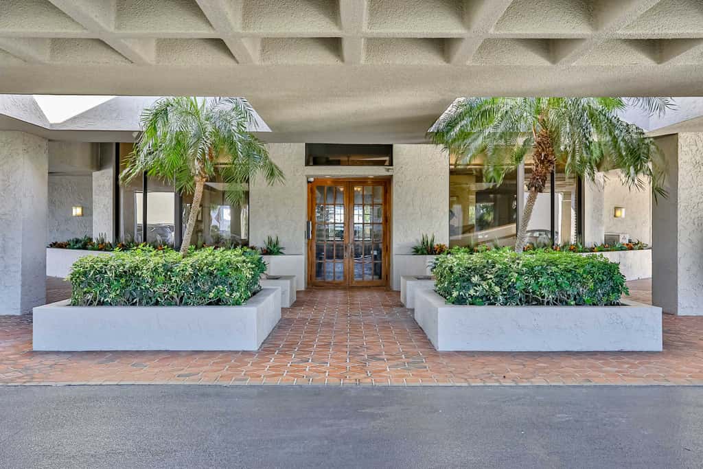 Waterfront Resort Gulf View | Pool & Beach Access