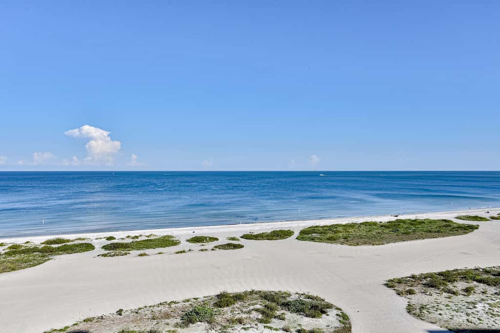 Waterfront Resort Gulf View | Pool & Beach Access