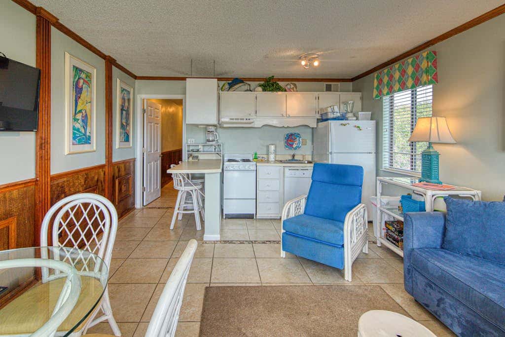 Waterfront getaway with beach view, shared pools & sports courts