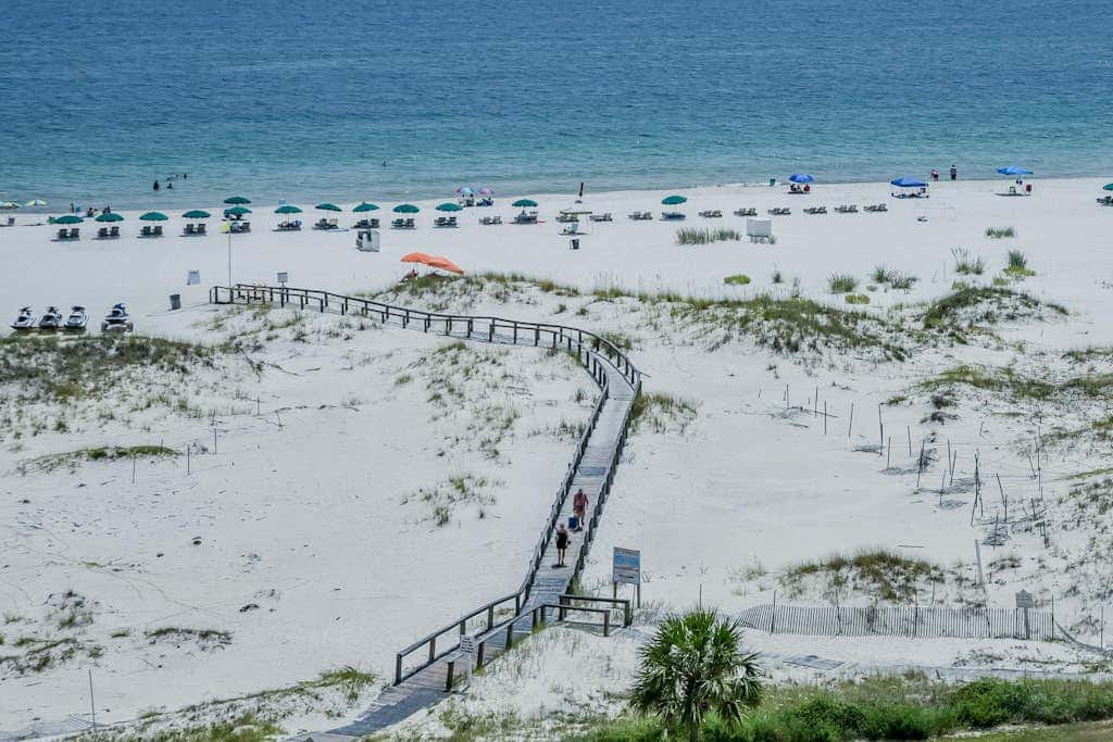 Waterfront condo with shared pool & hot tub - near dining & the beach