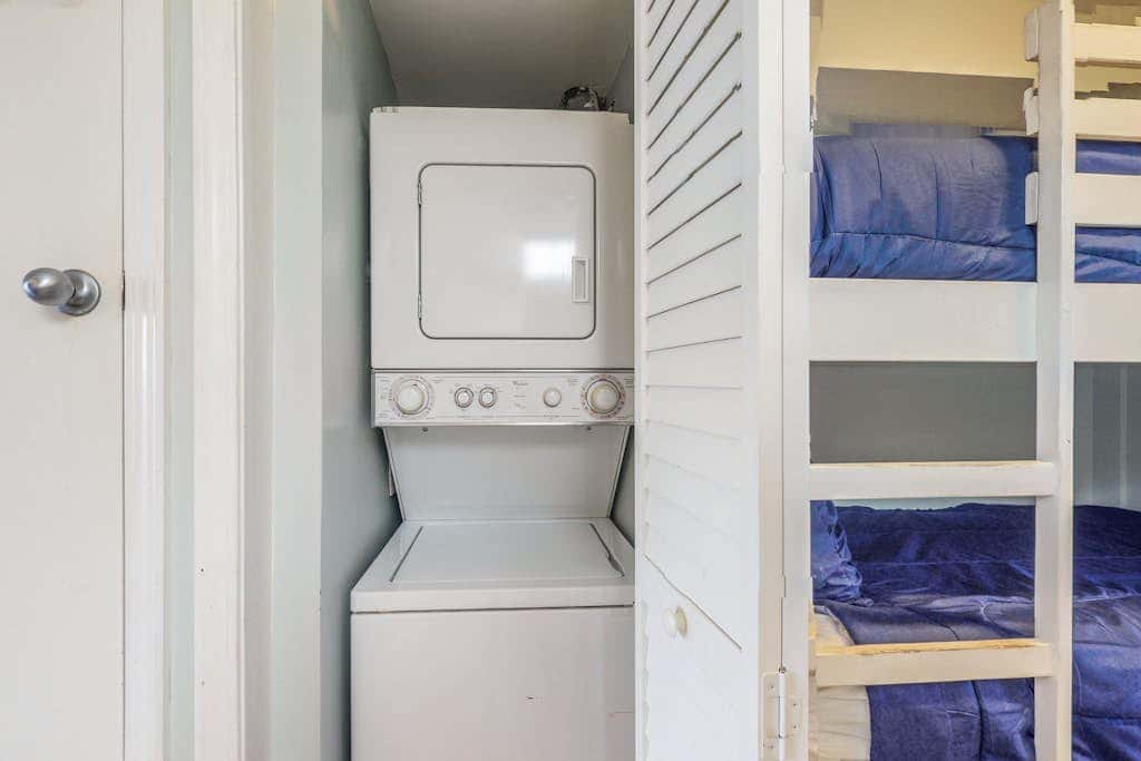 Waterfront condo with shared pool & hot tub - near dining & the beach