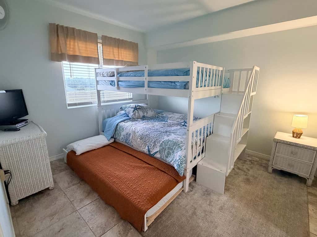Waterfront Plantation Palms condo with shared pool & hot tub, walk to beach