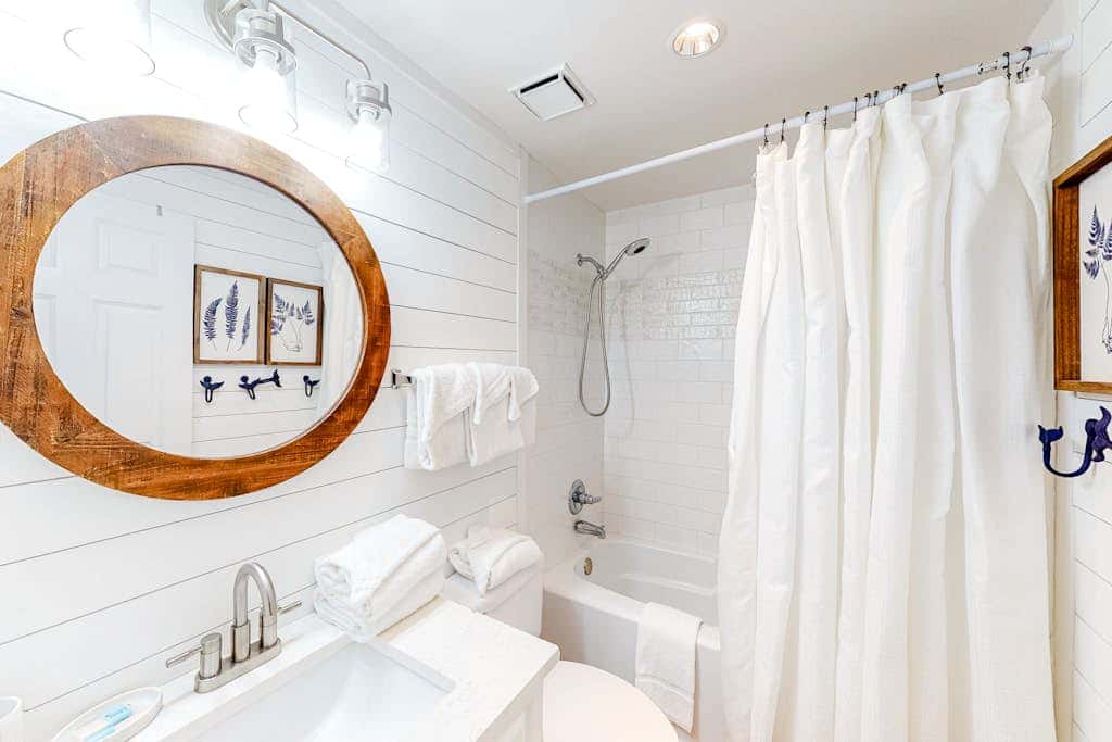 Luxury Condo on 12th Floor of Beautiful Resort with Shared Pool & Hot Tub, WiFi