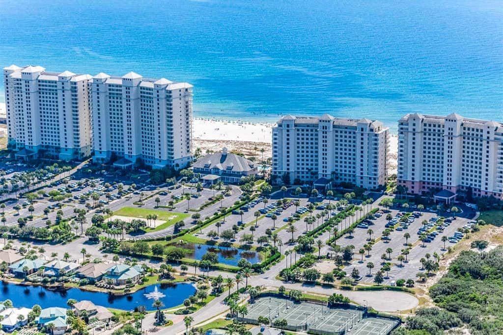 Luxury Condo on 12th Floor of Beautiful Resort with Shared Pool & Hot Tub, WiFi
