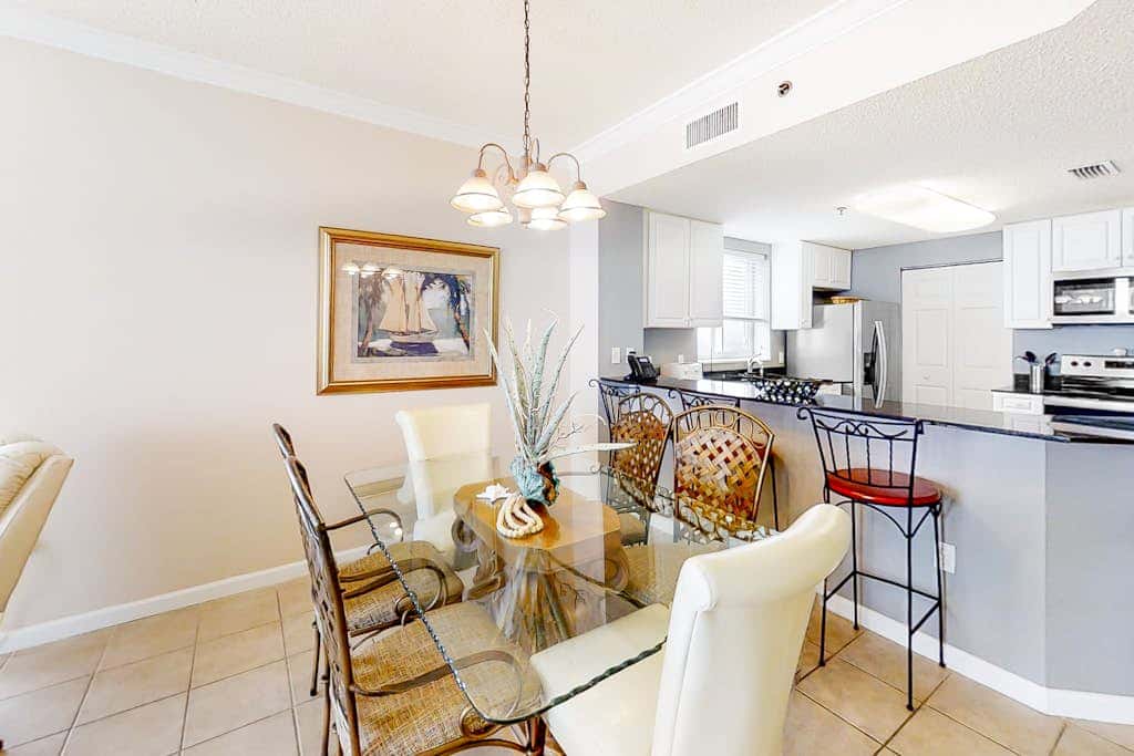 Beach front condo with amazing views, pool, & hot tub