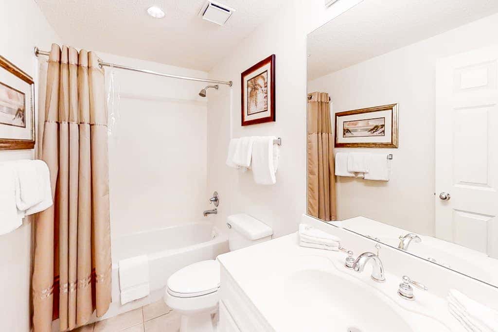 Beach front condo with amazing views, pool, & hot tub