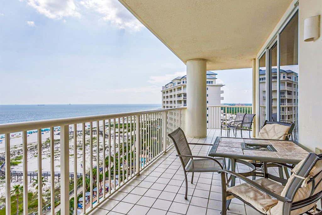 Beach front condo with amazing views, pool, & hot tub