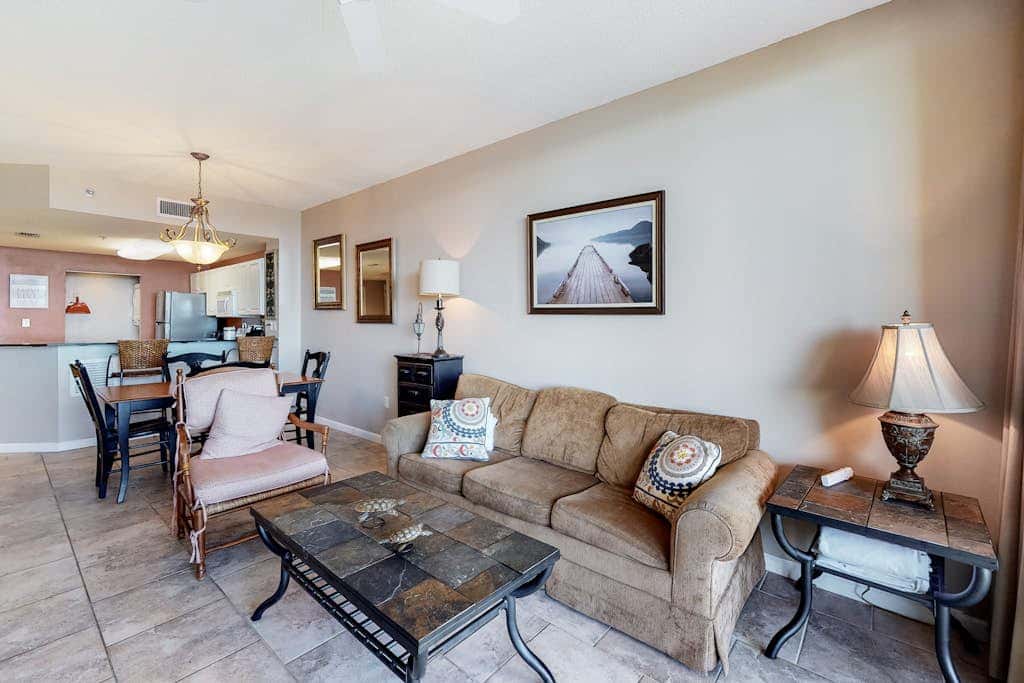 Third-Floor Luxury Condo Near the Beach with Shared Pool, Hot Tub, Free WiFi, AC