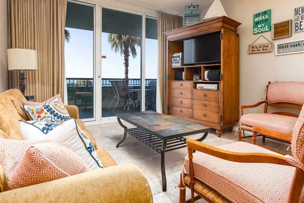 Third-Floor Luxury Condo Near the Beach with Shared Pool, Hot Tub, Free WiFi, AC