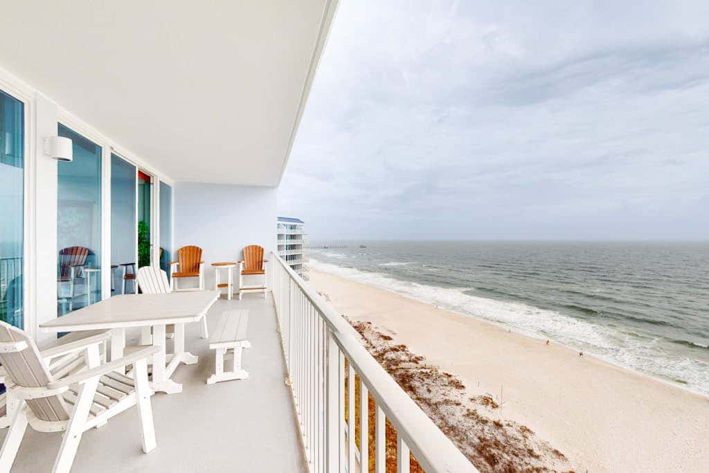 Remodeled Beachfront Condo w Multiple Resort Pools, Hot Tubs, & Gym