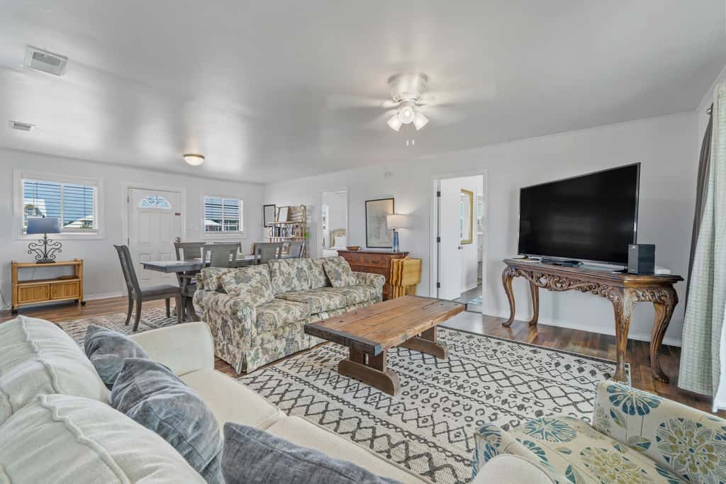 Oceanfront Oasis- Beachfront Home with Spacious Waterfront Deck and Pet Friendly