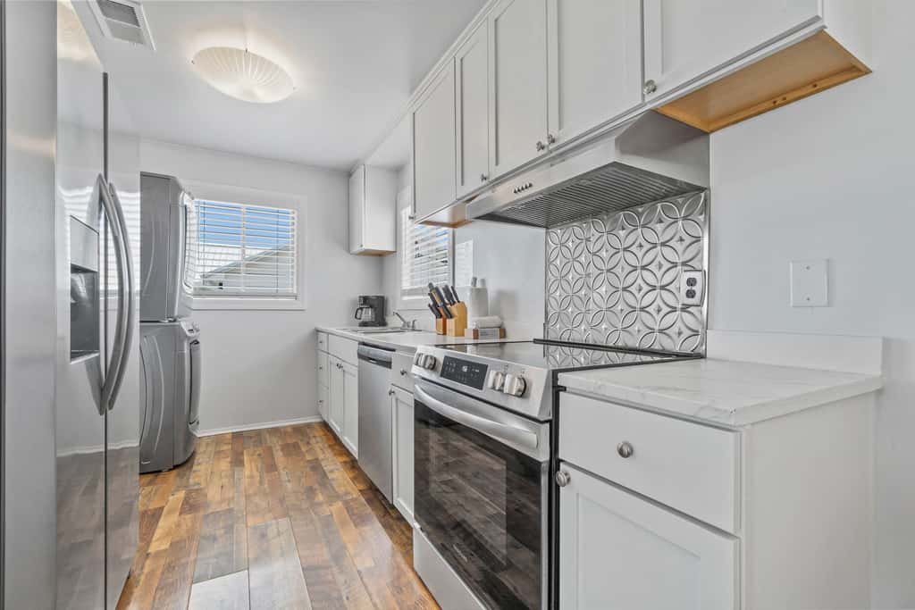 Oceanfront Oasis- Beachfront Home with Spacious Waterfront Deck and Pet Friendly